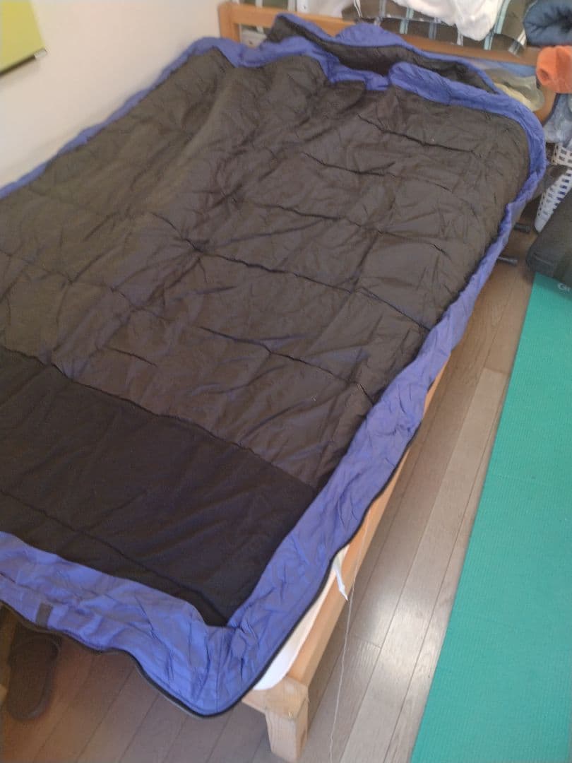 中古②　 イスカ ISUKA Trek1000 シュラフ