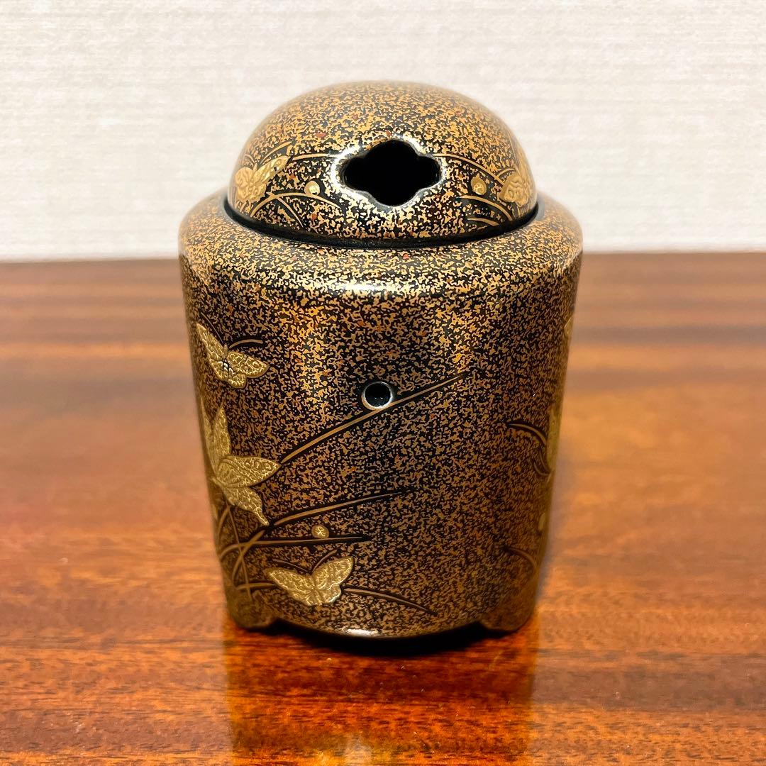 幸楽 作「蒔絵蝶文 香炉」共箱 茶道具 香合 有田焼 金彩 三足香炉