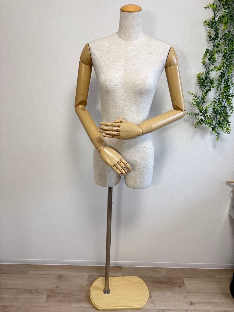 レディース 腕付き　トルソー　布張り　パンツ着用可　撮影　店舗什器　業務用