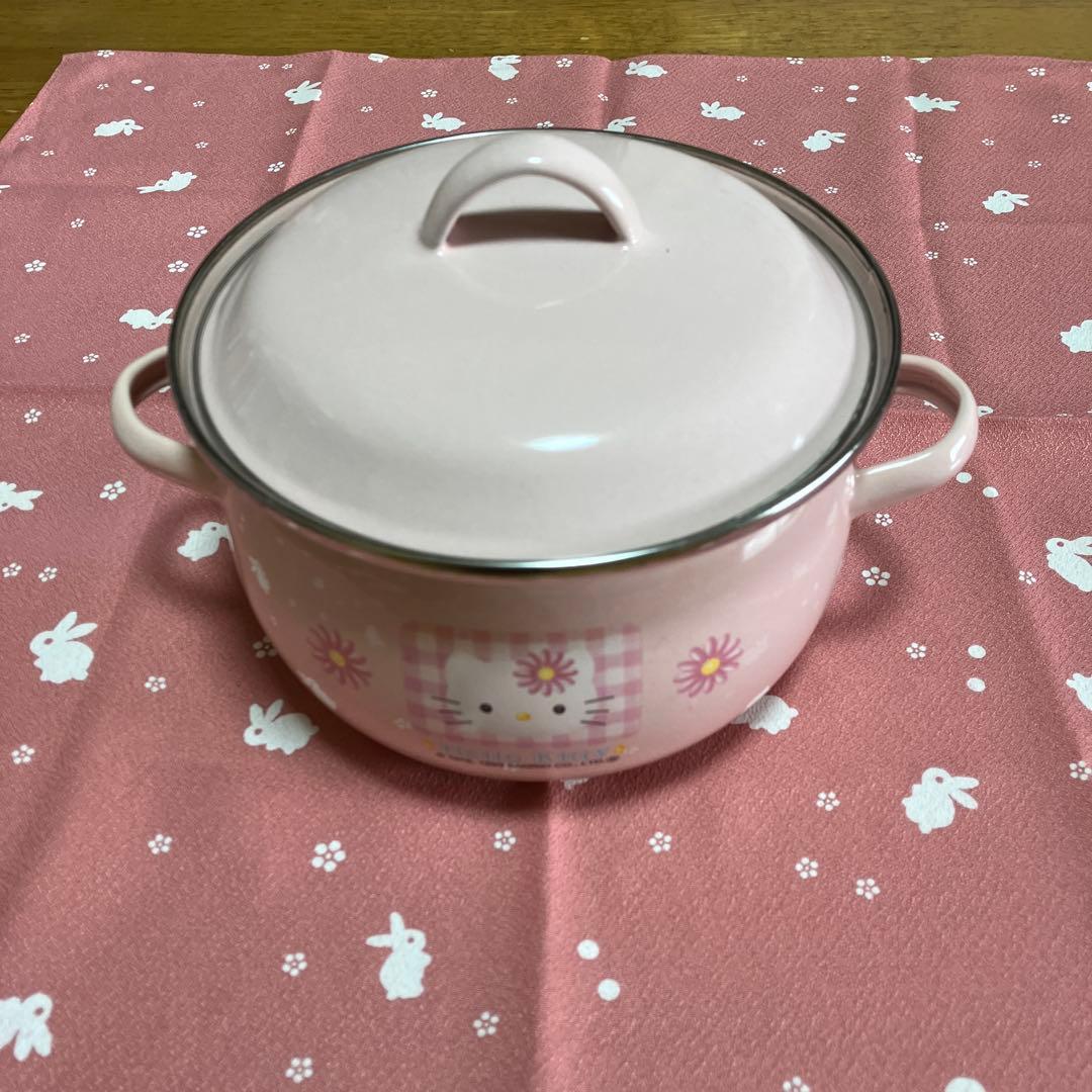 サンリオ　ハローキティ　マット・両手鍋