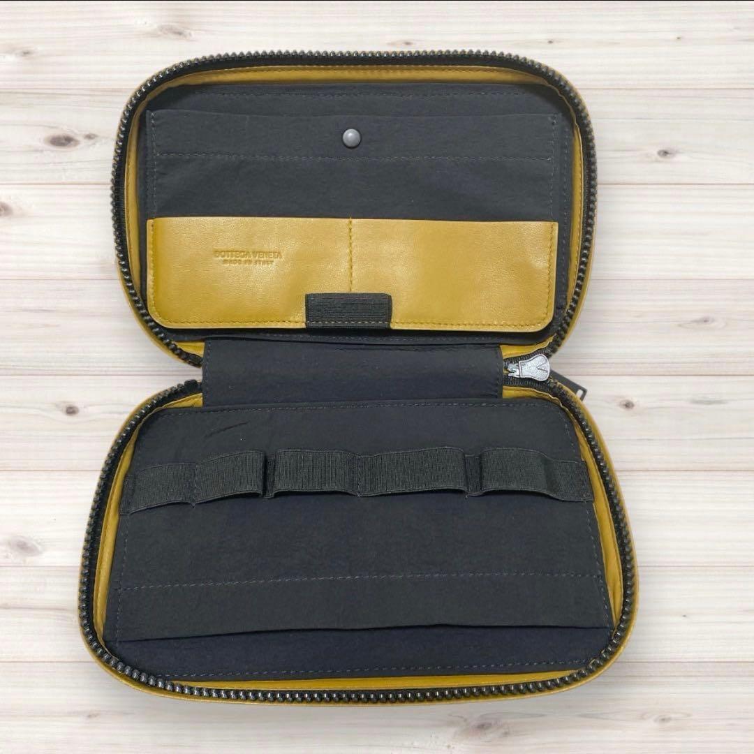 BOTTEGA VENETA マキシイントレチャート トラベルケース ポーチ