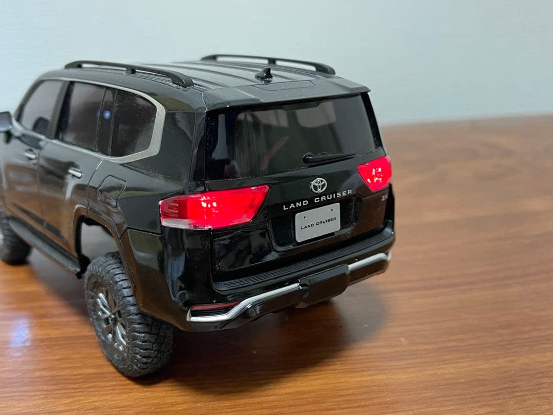 ミニッツ 4×4 ランドクルーザー300 黒　LED電飾付