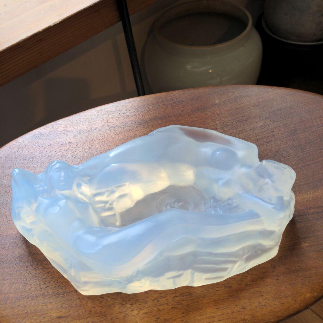 アンティーク、オパルセントガラス置物