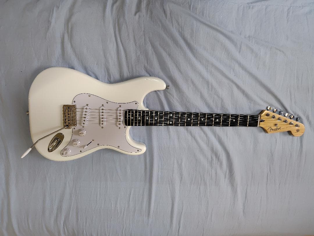 ★ストラトタイプ エレキギター クリームホワイト