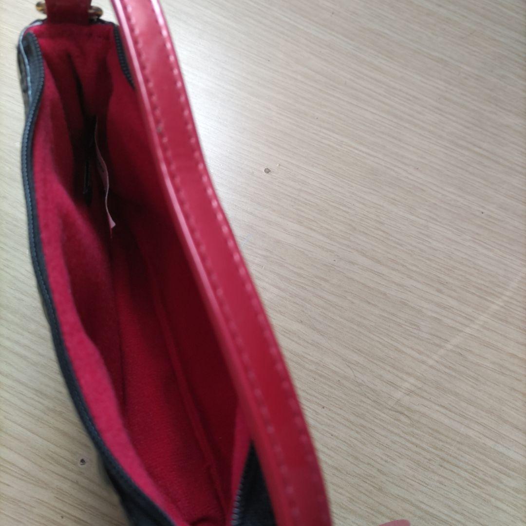 ハローキティ／Momoberry Exclusive／タグ付き／サンリオポーチ