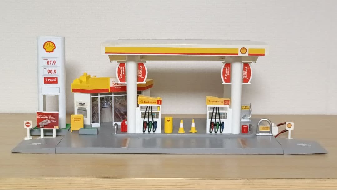 RMZ City　シェル　ガスステーション