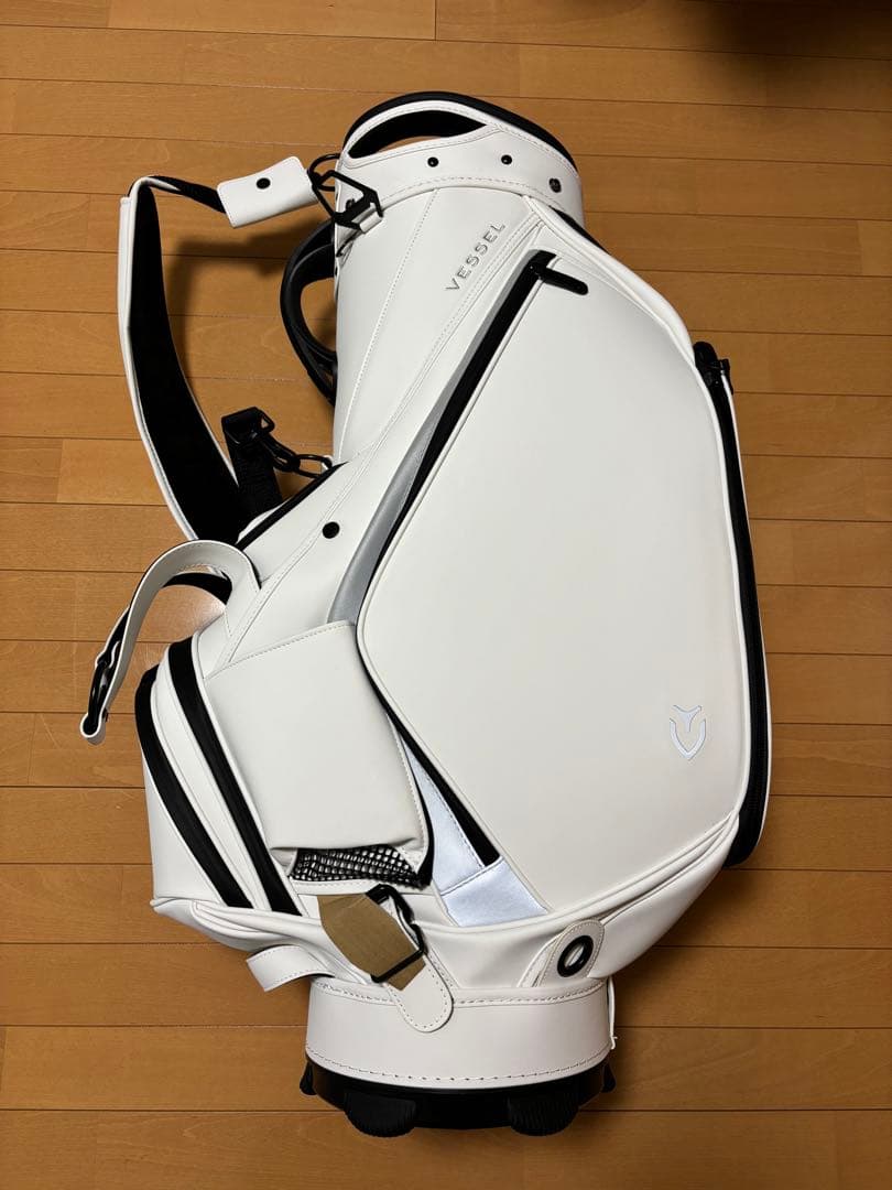 ベゼル　キャディバッグ ホワイト　10型　カバー有