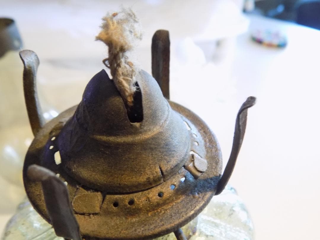 大珍品　日の丸と満州国旗があしらわれた古い灯油ランプ