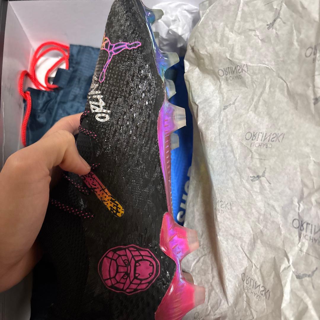 グラフィティデザイン サッカーシューズ