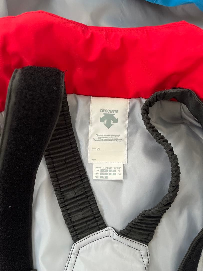美品　DESCENTE 150センチ スキーウェア 上下セット　キッズ