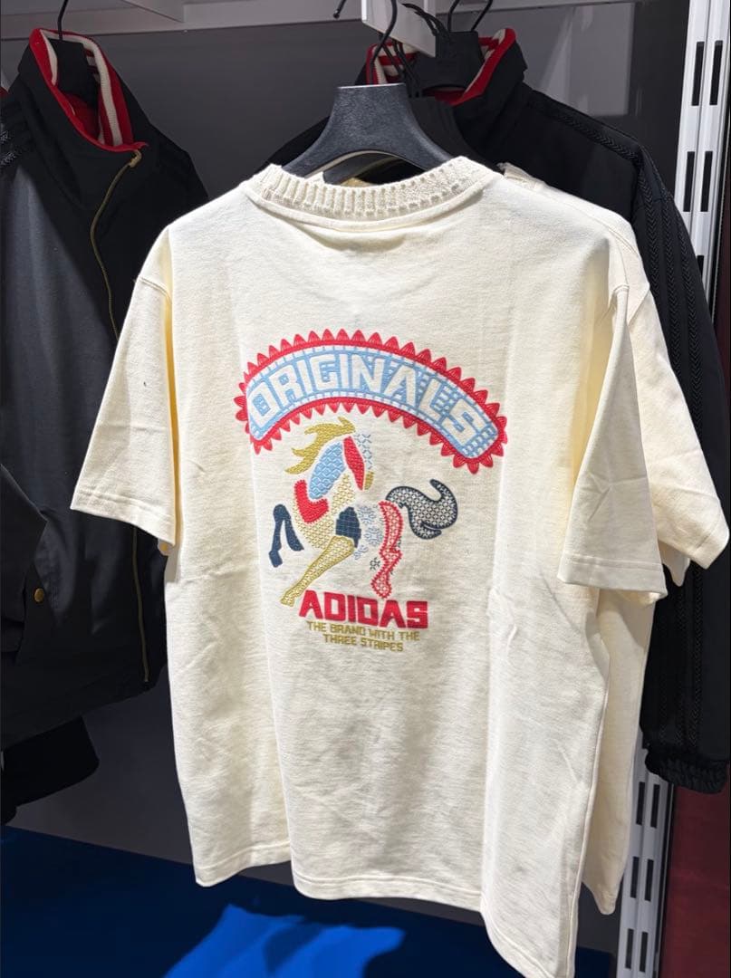 新品S Adidas FW25 CNY 馬年限定 半袖Tシャツ KT0713