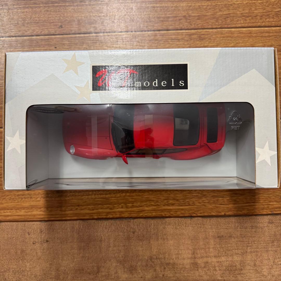 未使用品　レア！UTモデルズ 1/18 ポルシェ911カレラRS 赤