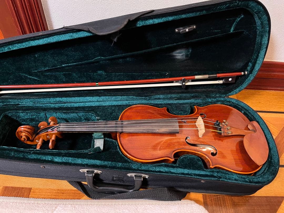バイオリン 4/4サイズ ケース・弓・肩当て付