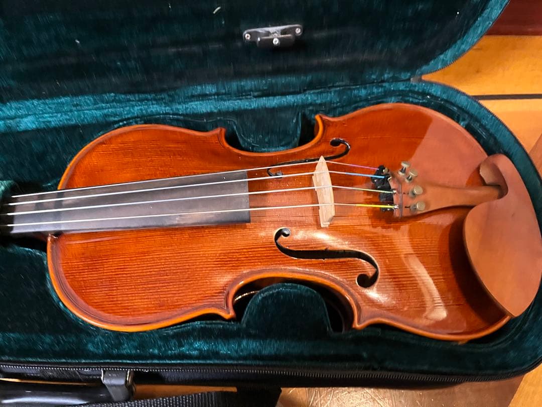 バイオリン 4/4サイズ ケース・弓・肩当て付
