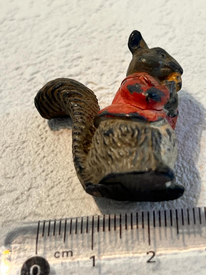 ビエナブロンズ　ミニチュアのフィギュア　　ピーターラビット