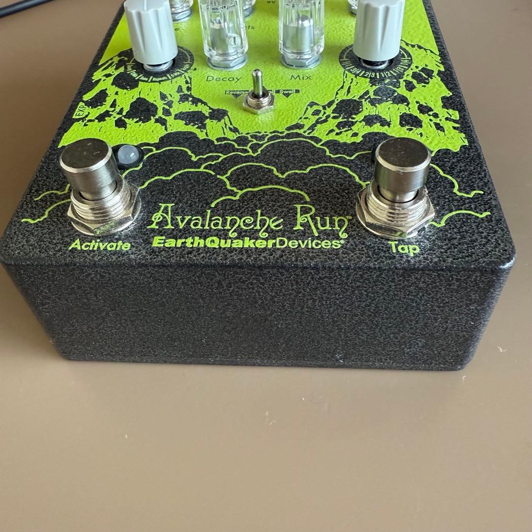 ギター EarthQuaker Devices Avalanche Run