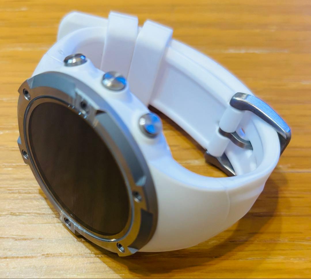 Evolve α ホワイト