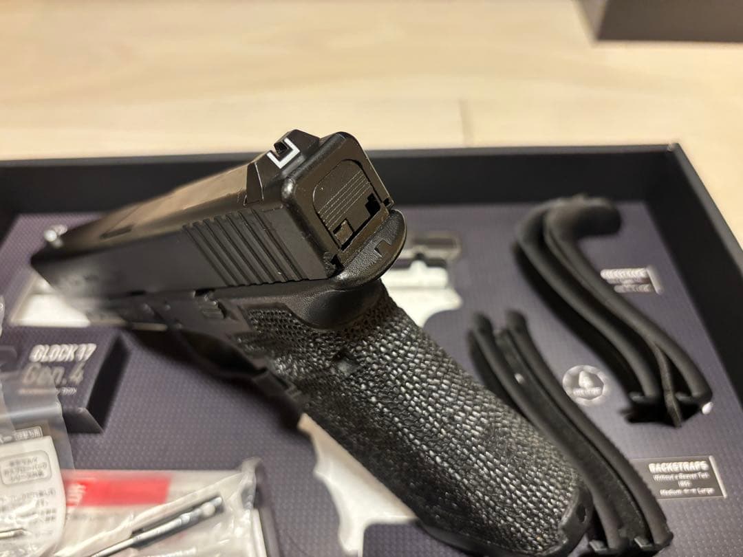 東京マルイ グロック 17 Gen4 加工品　スペアマガジン2本付　ガスガン