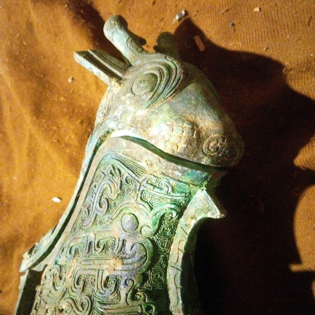 中国　古代青銅器　獣