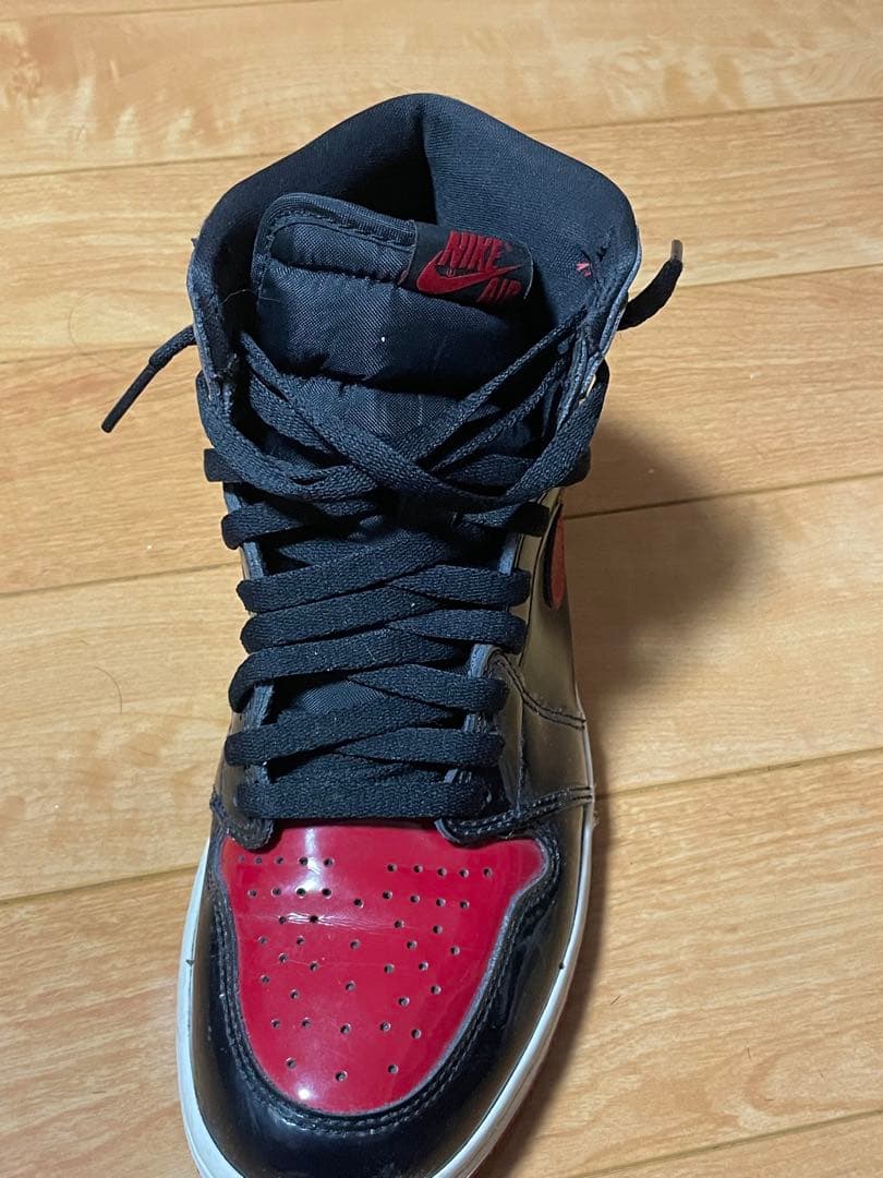 パテントブレッド　Nike Air Jordan 1 赤黒