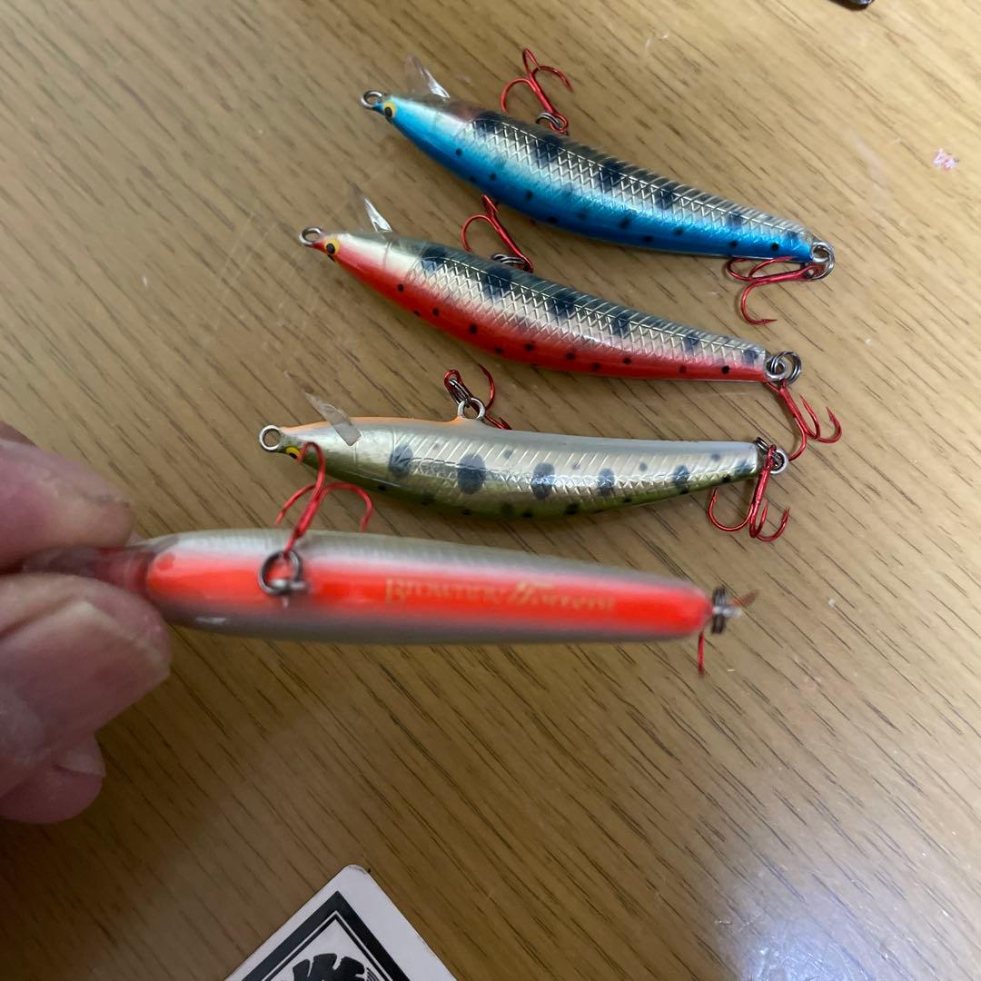 SAURUS ブラウニートラン7cm フローティングミノー　4個セット！