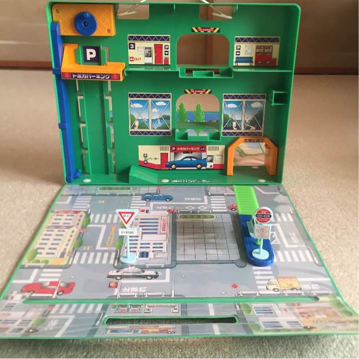 トミカ パノラマバック ミニカー付き