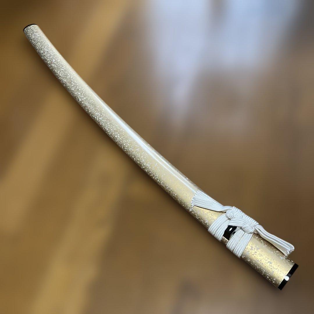 値下げ決行！模造刀　装飾的な鍔の美しい刀