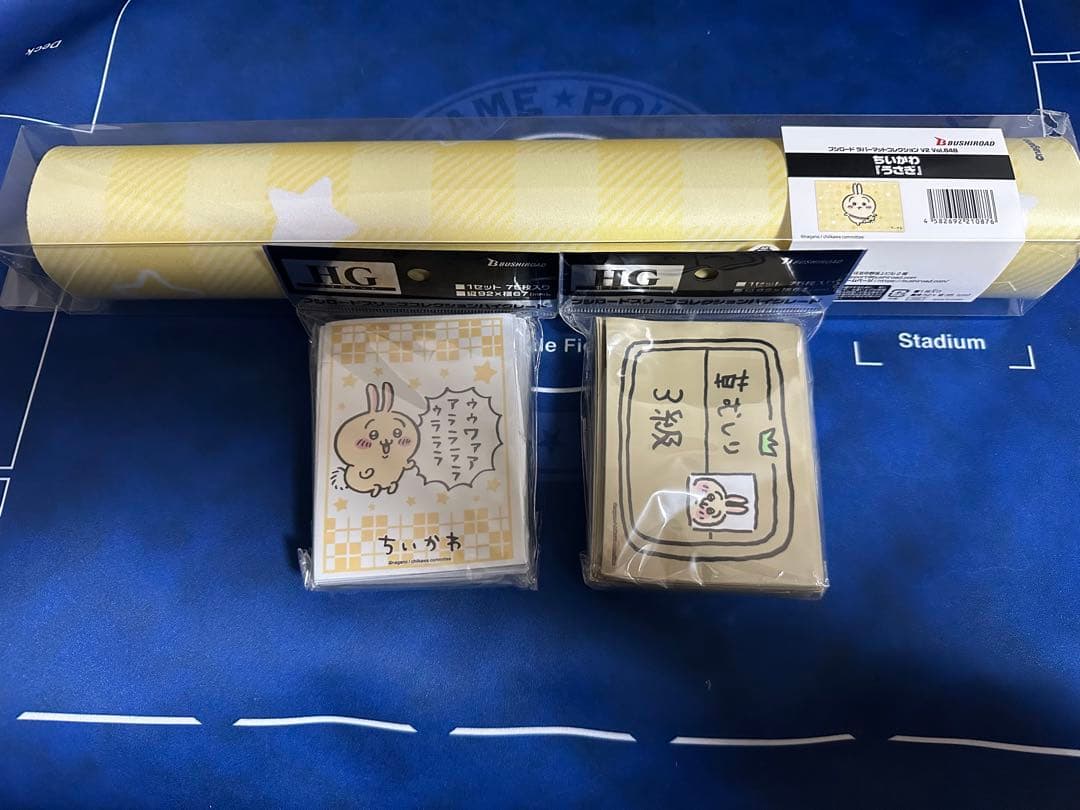 ちいかわ　うさぎ　プレイマット　スリーブセット売り