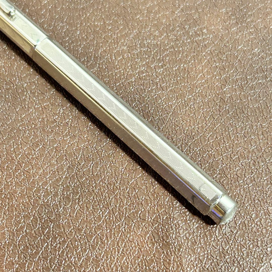 CARAN D'ACHE 万年筆 エクリドール シェブロン シルバー