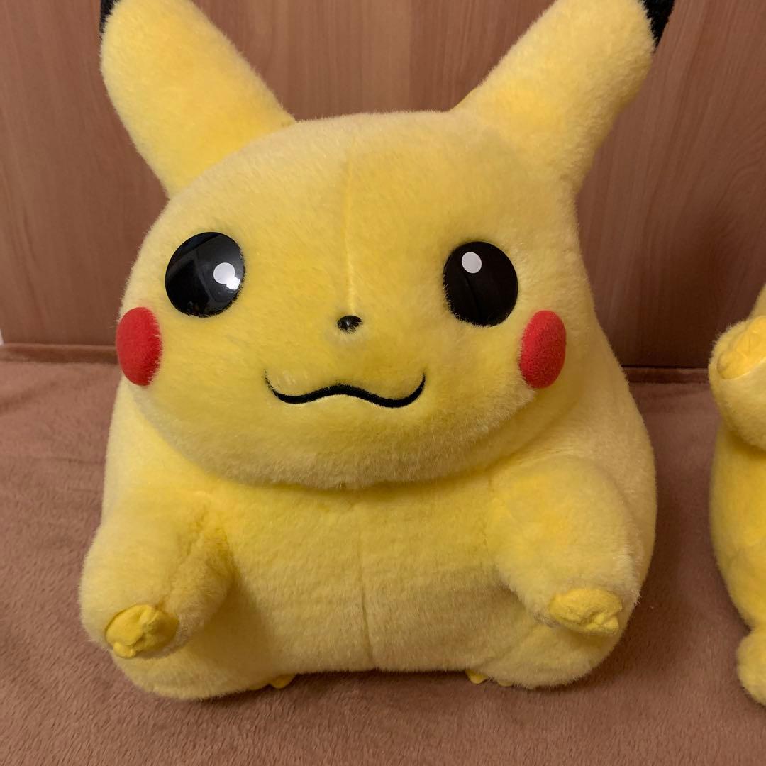 ポケットモンスター　TOMY ピカチュウ　ぬいぐるみ　等身大