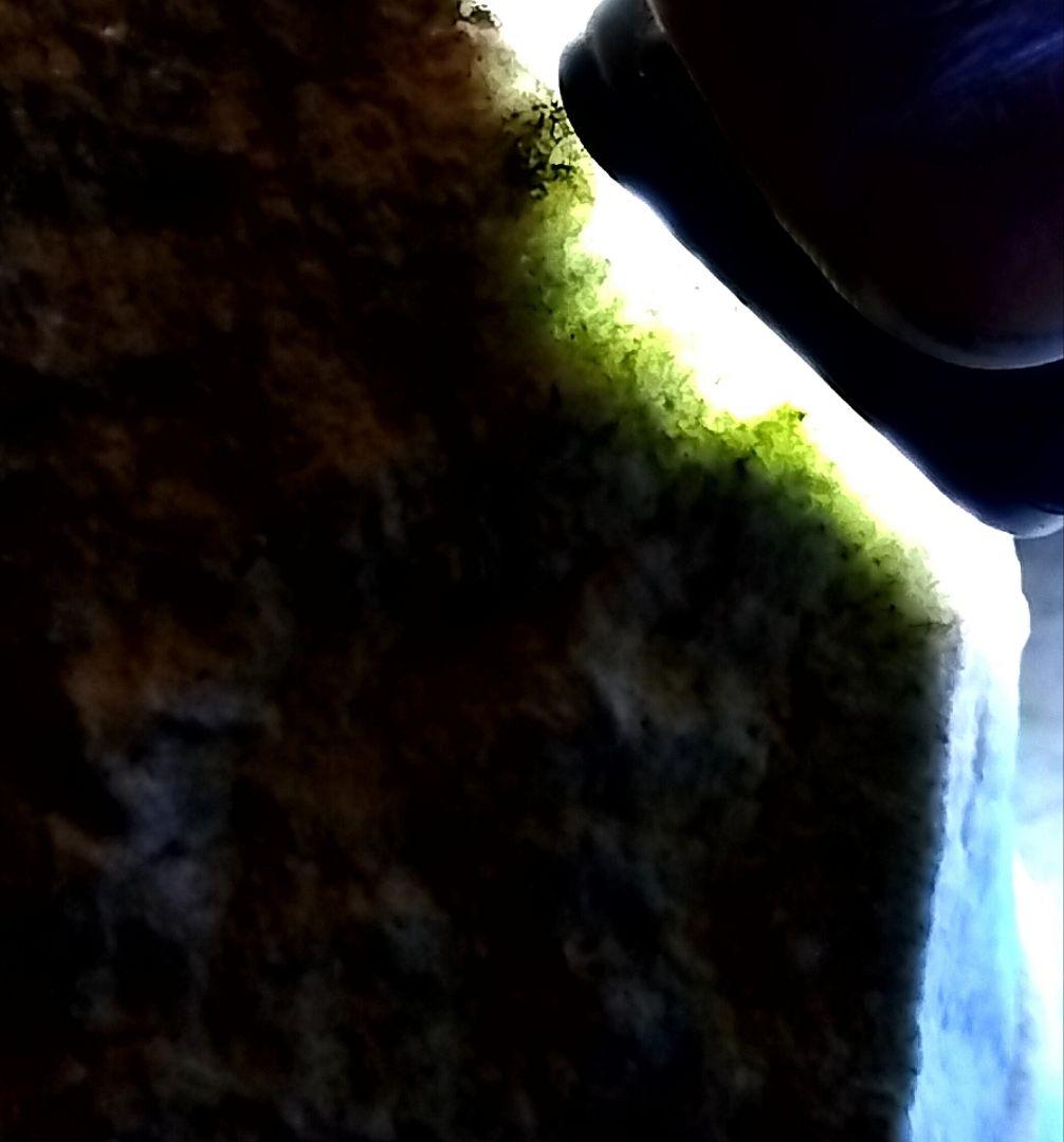 ★翡翠原石★稀少！下仁田硬玉翡翠【転石・カチ割り19.9kg】