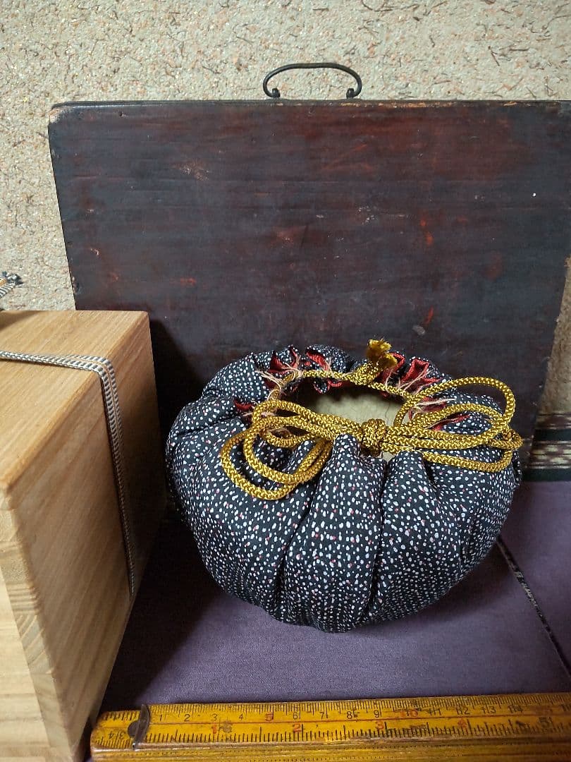 七官青磁　茶碗　　伝世品