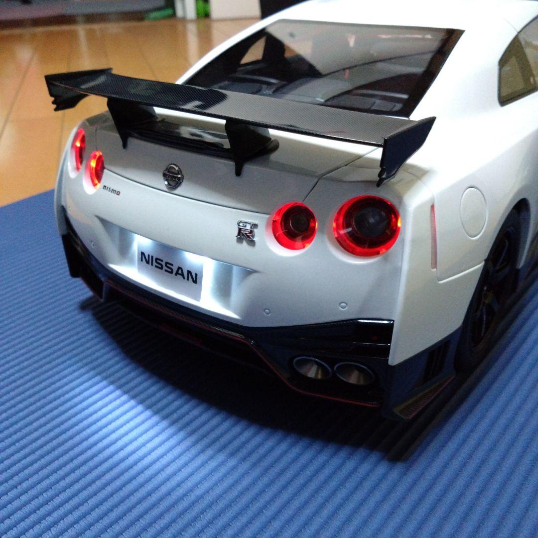 ディアゴスティーニ　NISSAN R35 GT-R nismo LEDライト付