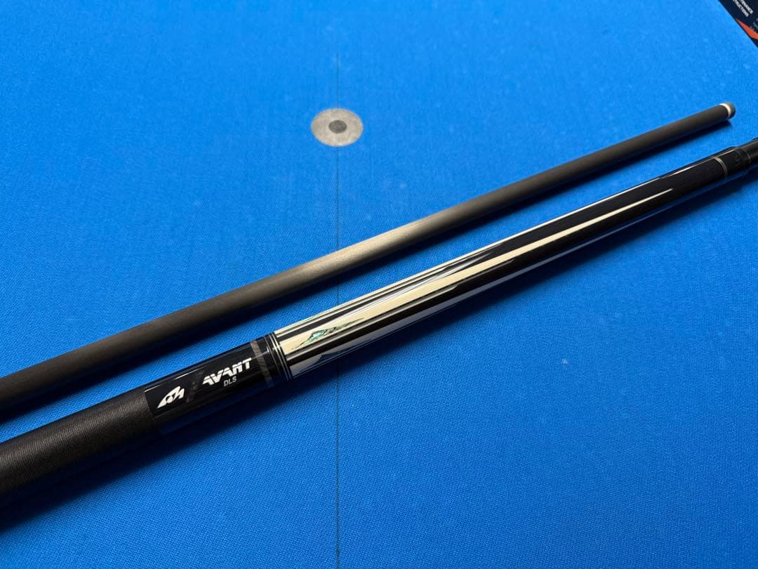 Mezz Cues AVANT & IGNITE ビリヤードキューセット