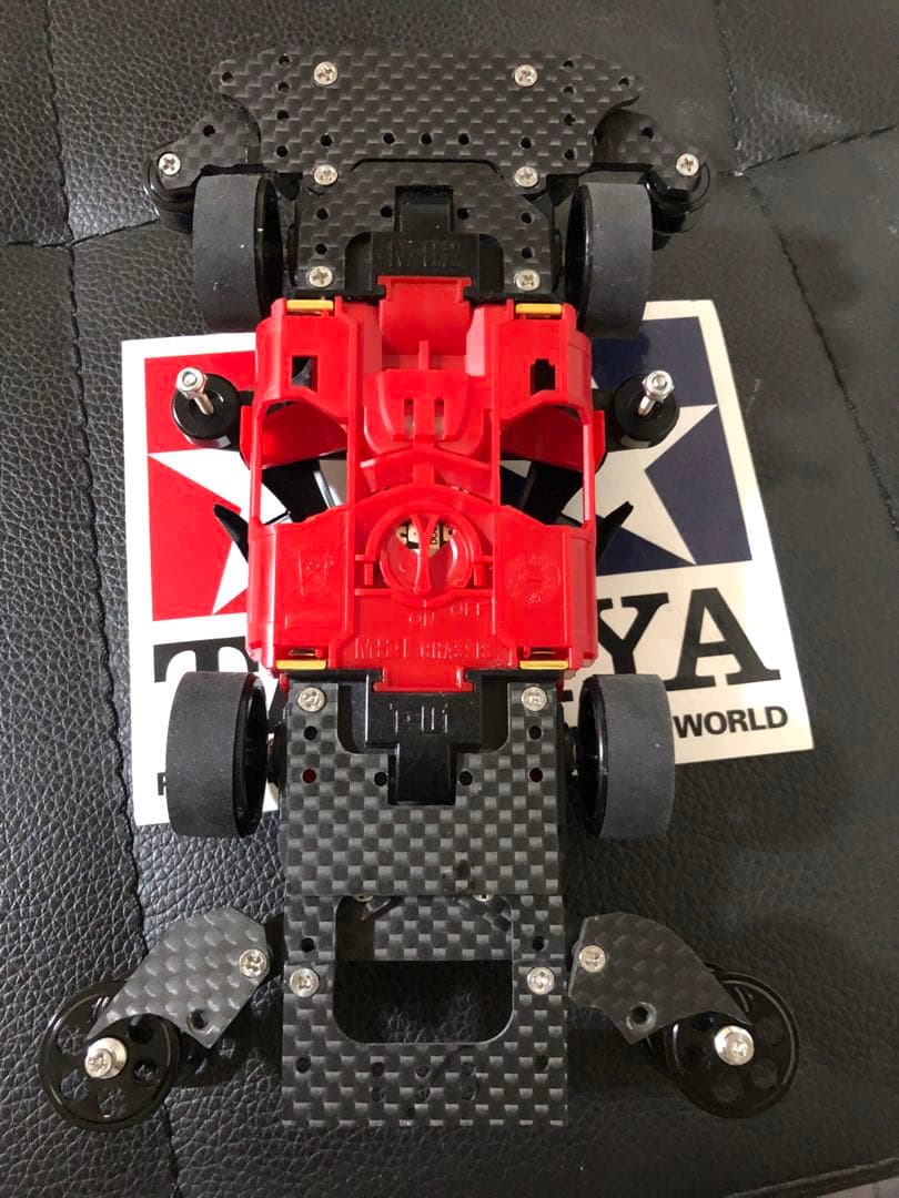 ミニ四駆　完成品逆エアロアバンテフルカーボン