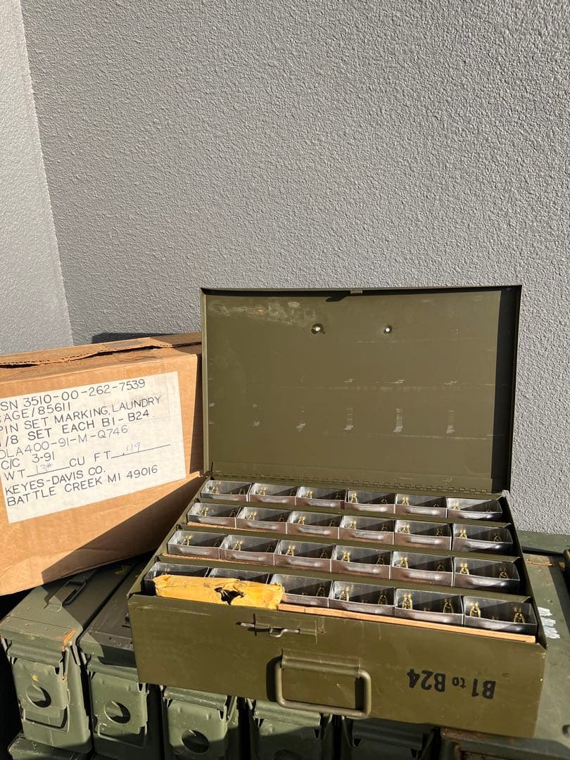 米軍放出品デッド 90’s激レア真鍮製 ランドリーピン フールセット ケース付き