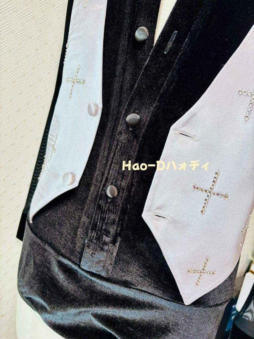 新品★社交ダンス★ラテン★ベスト★シルバーグレー★サテン★ストーンあり★M