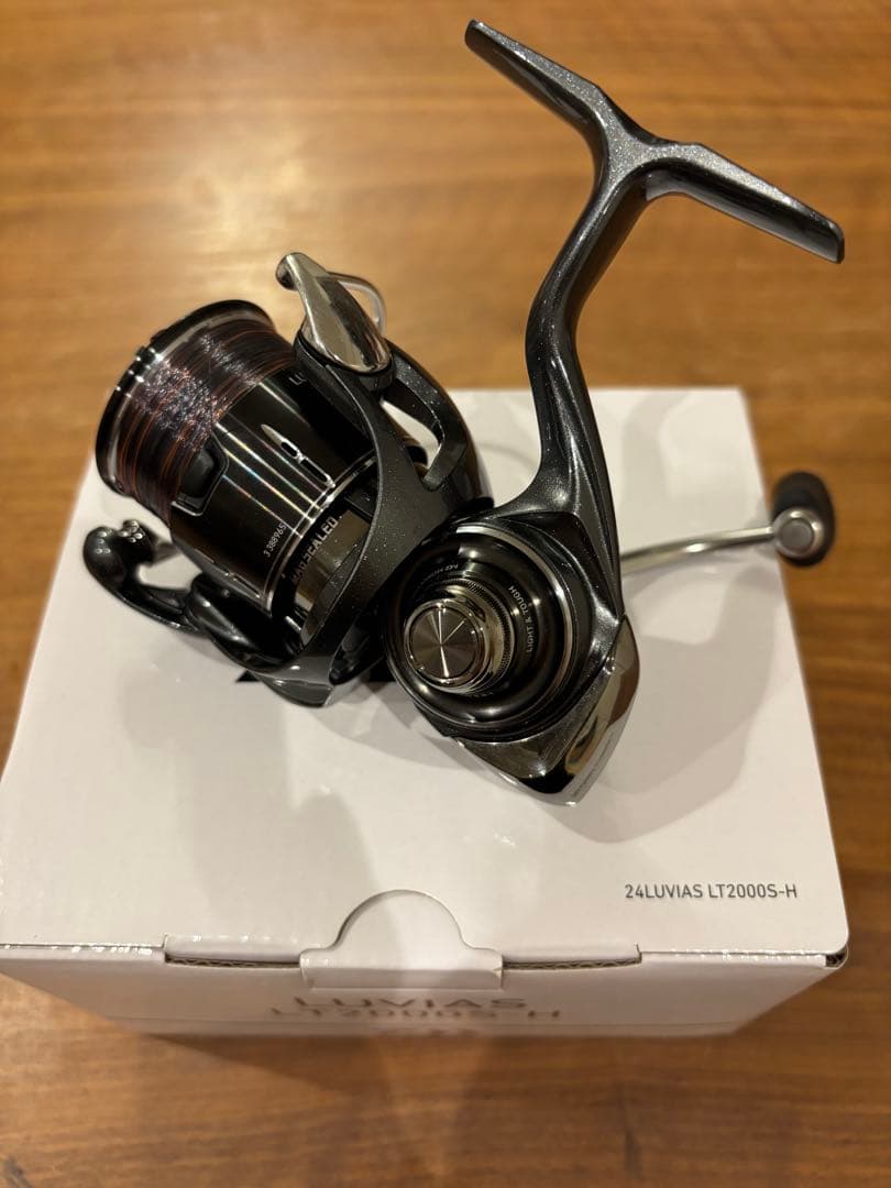 ジ*イ様 DAIWA 24LUVIAS LT2000S-H 美品