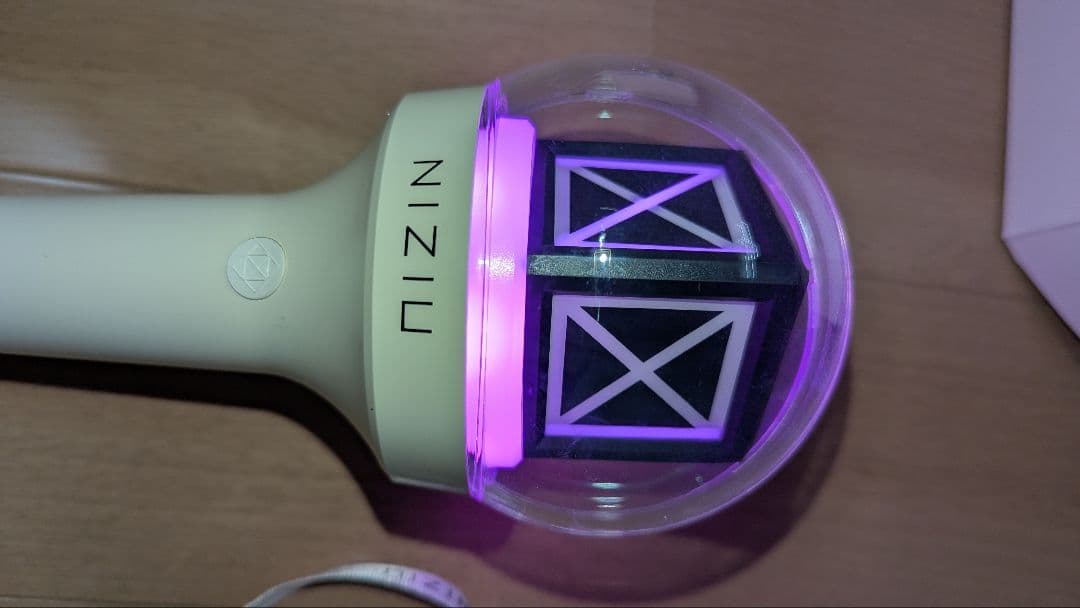 い*。様 NiziU 公式ペンライト OFFICIAL LIGHT STICK