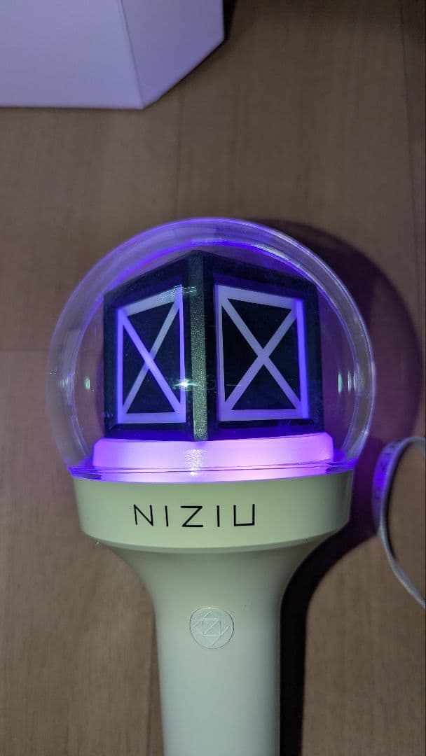 い*。様 NiziU 公式ペンライト OFFICIAL LIGHT STICK