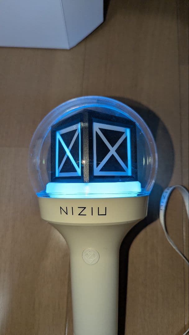 い*。様 NiziU 公式ペンライト OFFICIAL LIGHT STICK