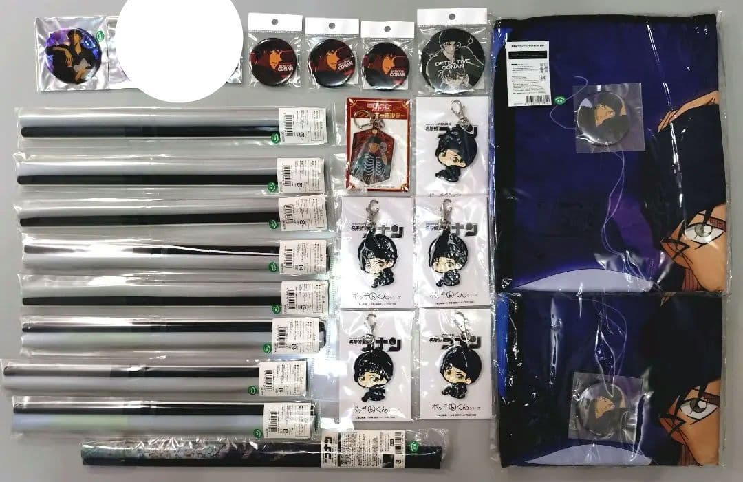 名探偵コナン 純黒の悪夢 赤井秀一 安室透 タペストリー トムス 缶バッジ