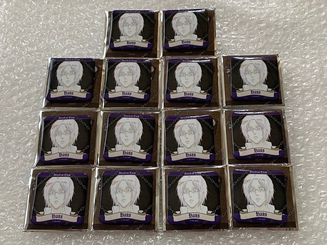 進撃の巨人　wit studio 調査兵団缶バッジ　ハンジ