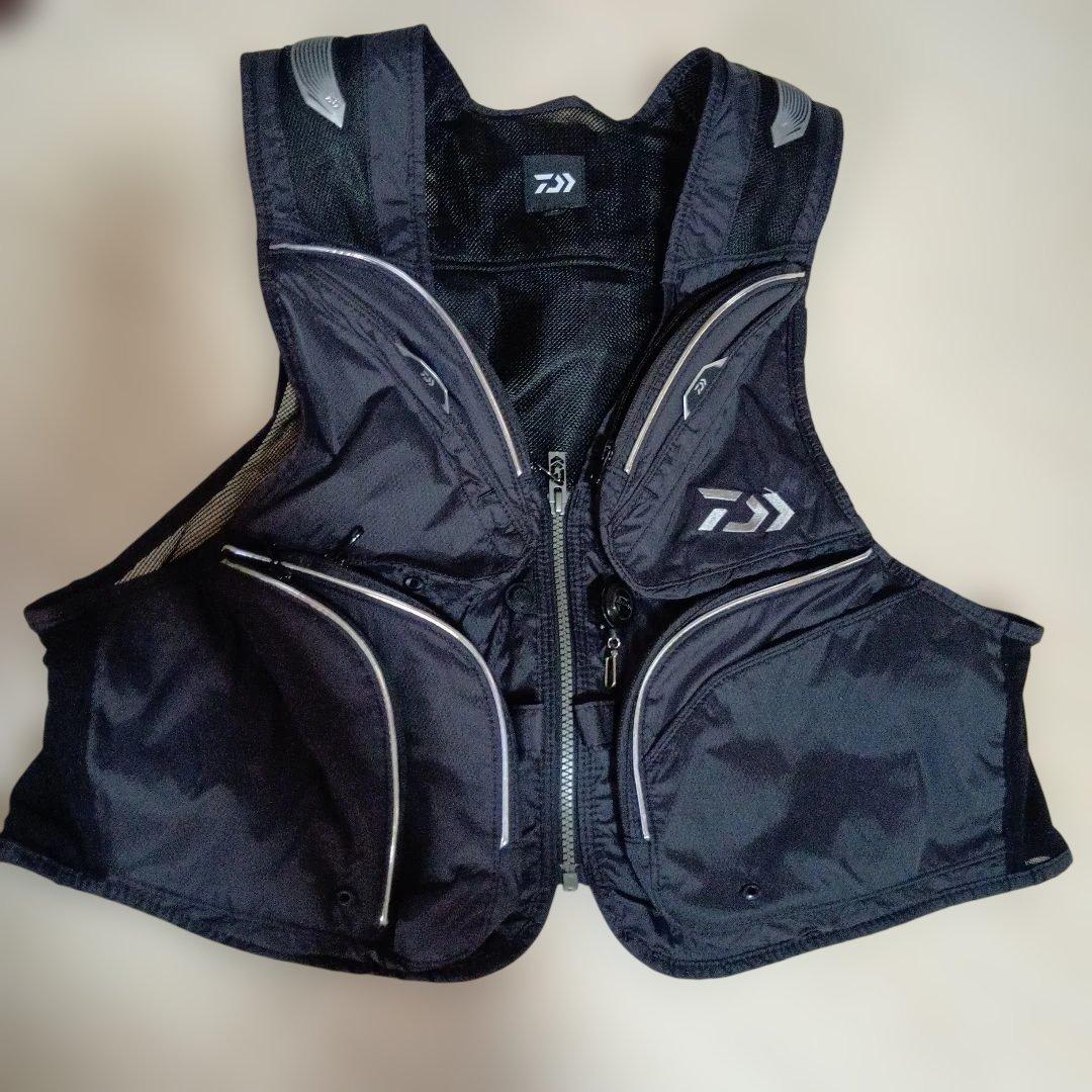 ダイワのDV-3025 ショートフィッシングベスト