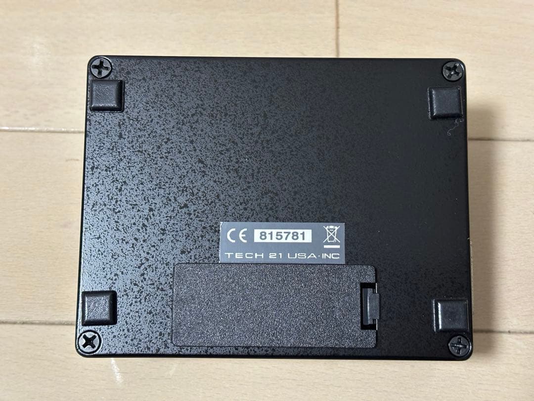 ベース TECH21 Sans Amp Bass D v2