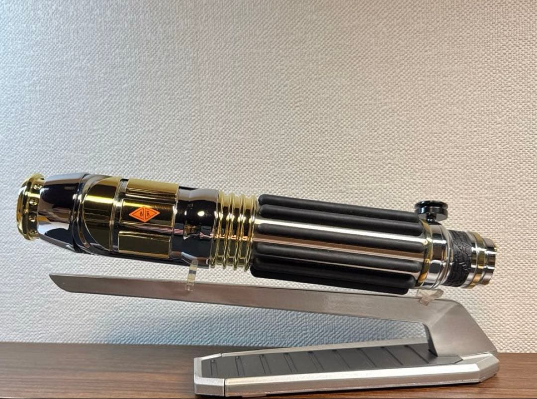 ギャラクシーエッジ　ライトセーバー 【メイス・ウィンドゥ】　【レイ】　※訳アリ