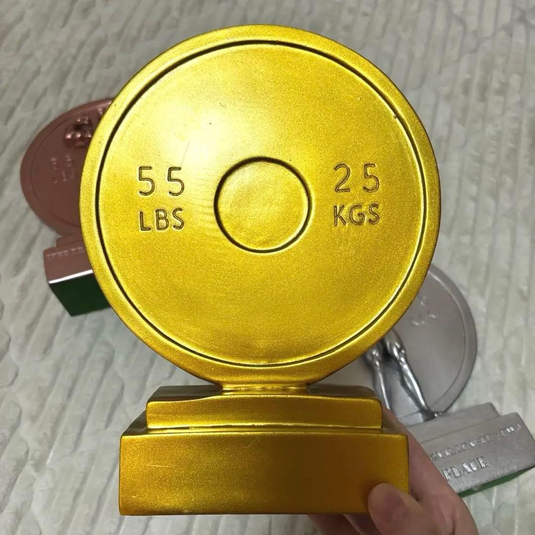 FWJ フィジーク　優勝　1位　トロフィー×メダル