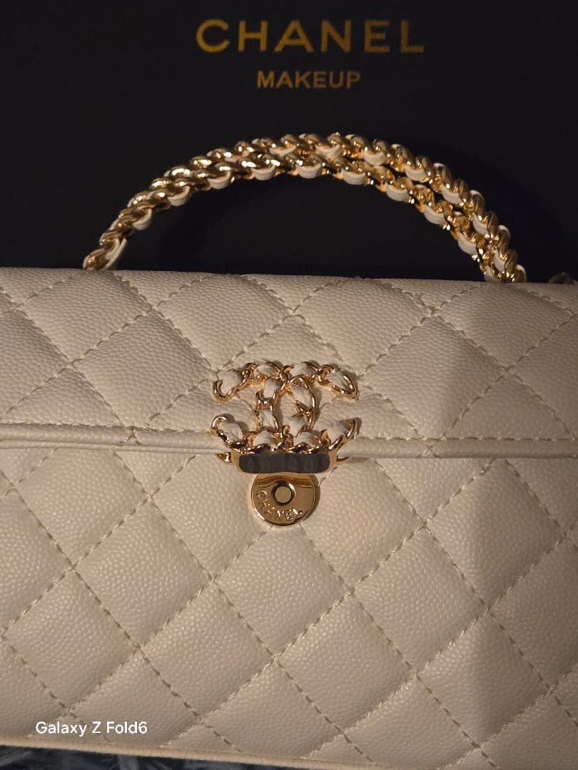 シャネル ノベルティ チェーンショルダーバッグ（ホワイト）