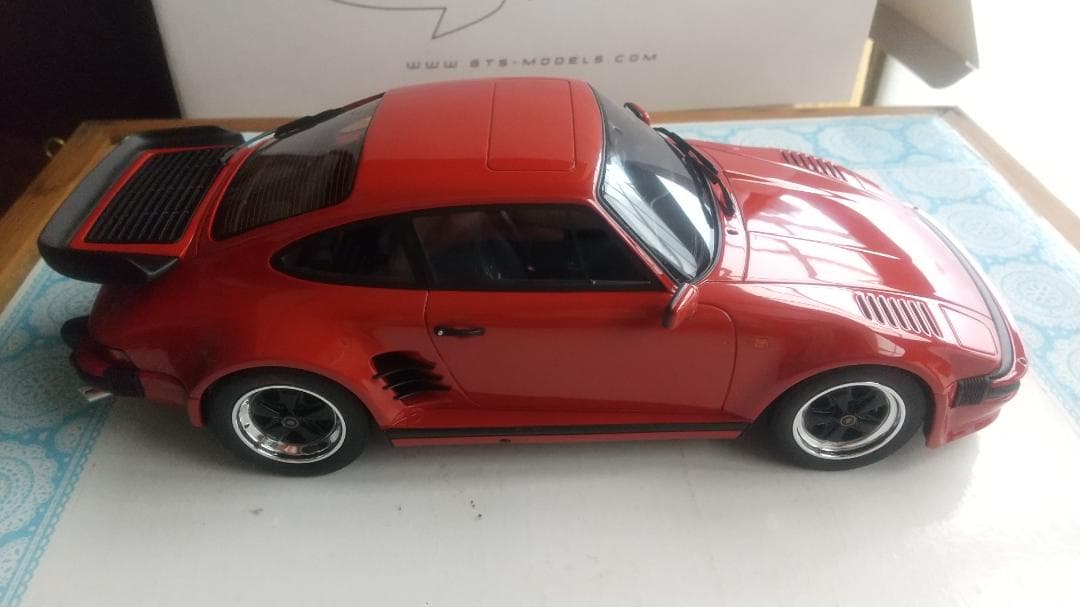 ミニカー 1/18 GT SPIRIT Porsche 911 Turbo ZM013