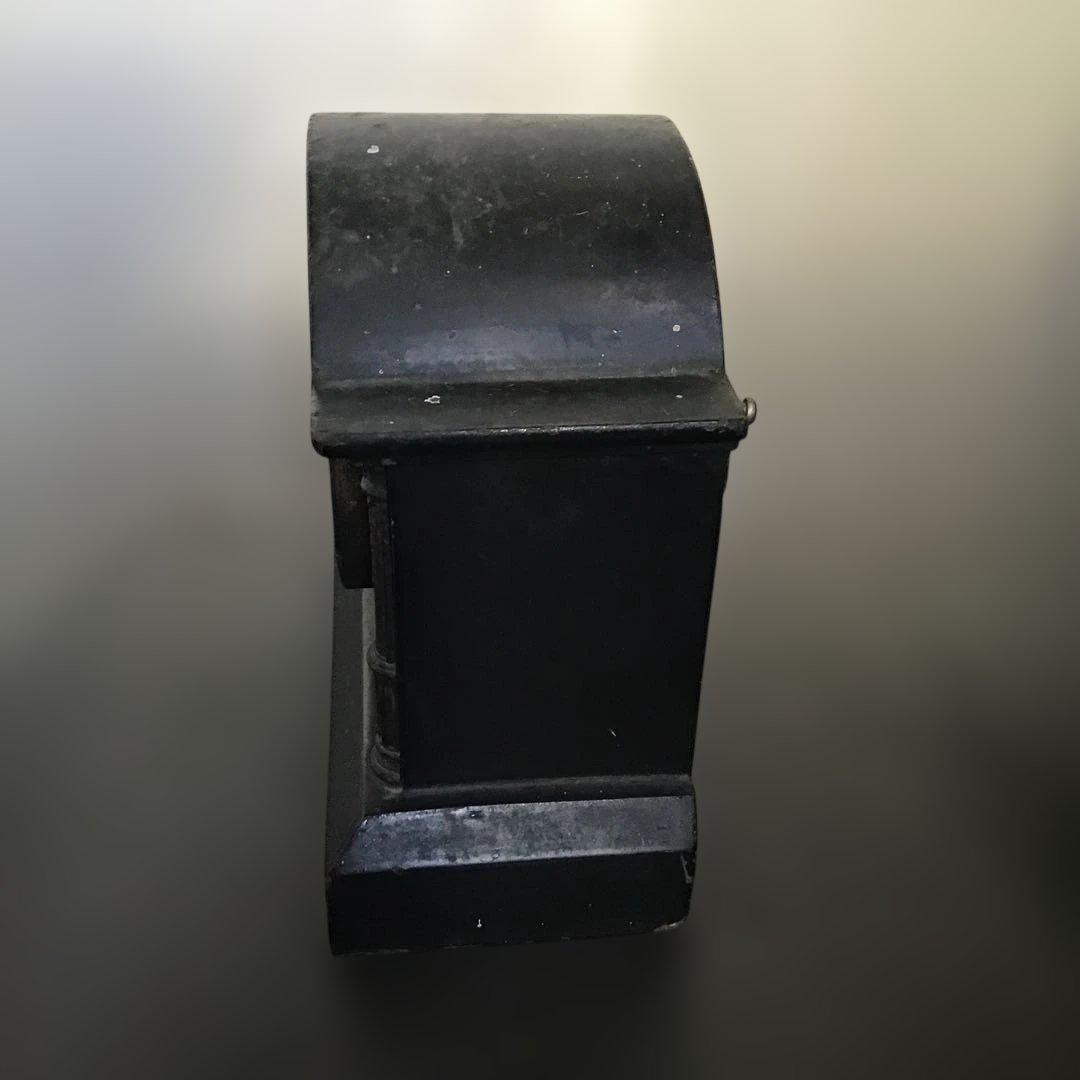 アーチ型ローマ数字置時計　骨董品　アンティーク　鉄製　古時計　置時計